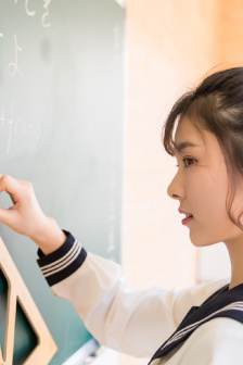 被学长抱进小树林C个爽